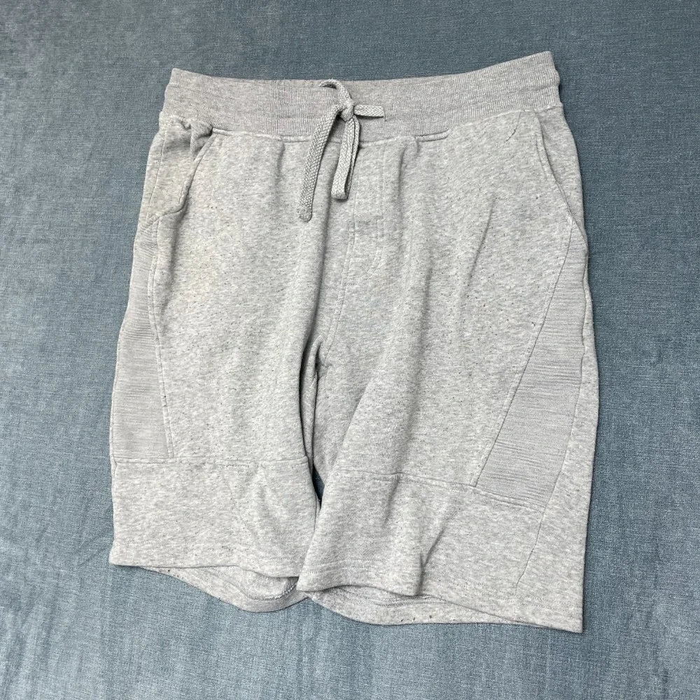 Southpole Sweat Shorts Mens 35 Gray Logo Slash Pockets Regular Fit Flat Front